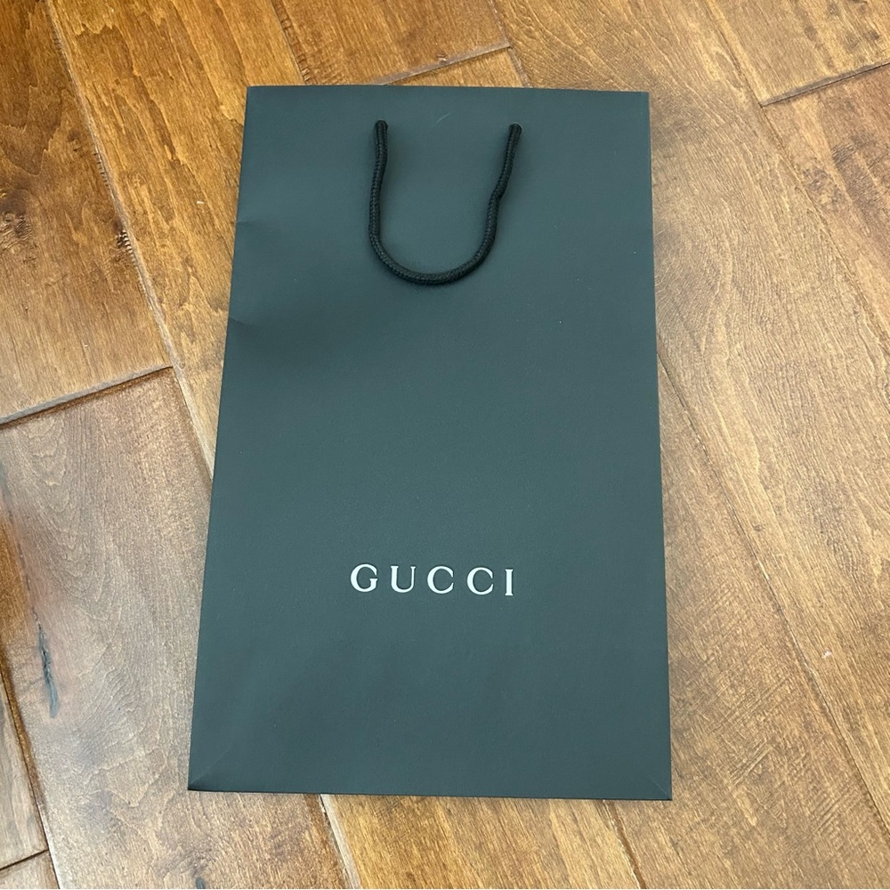 Authentic Gucci paper shopping bag